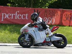 Mark Miller sur une moto CZYSZ