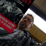 Paul lit bien trop de livres dans le métro